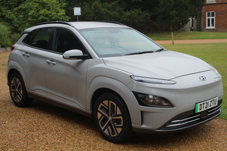 Hyundai Kona 100kW SE Connect <br />2021 Metallic Grey Hatchback £13,995