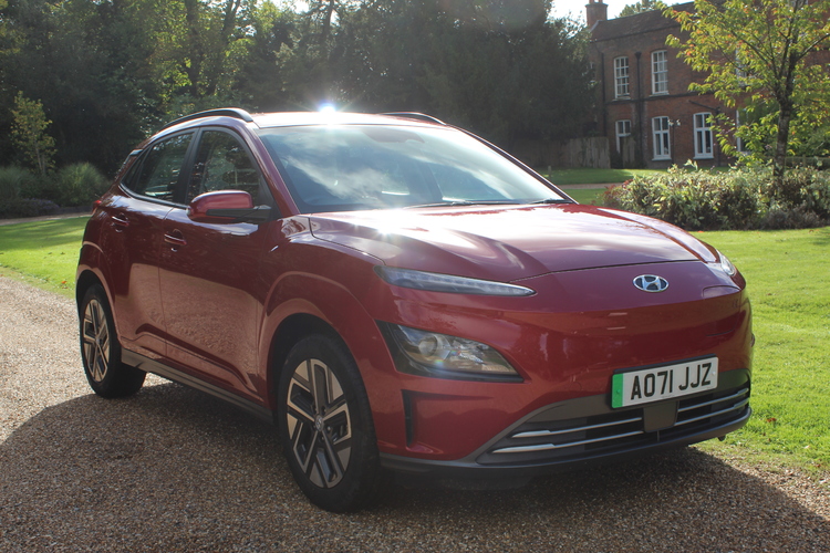 Hyundai Kona 100kW SE Connect<br />2021 Pearl Red Hatchback UNDER OFFER