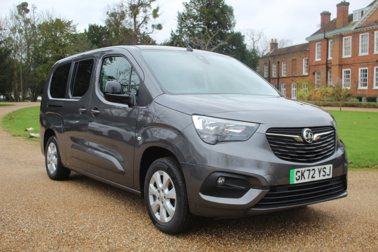 Vauxhall Combo-e 100kW SE Life XL<br />2022 Metallic Grey MPV £11,745