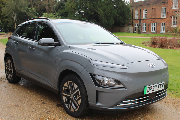 Hyundai Kona 100kW SE Connect<br />2023 Metallic Grey Hatchback £14,495